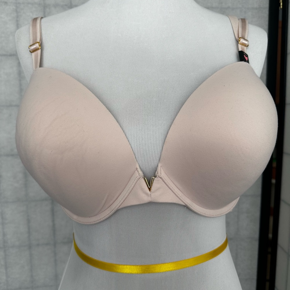 Victoria’s Secret Love Cloud Push-up Bra. 38DD NWT